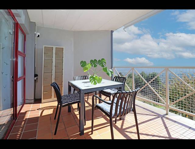 2 BEDROOM APARTMENT FOR SALE IN NORTHCLIFF